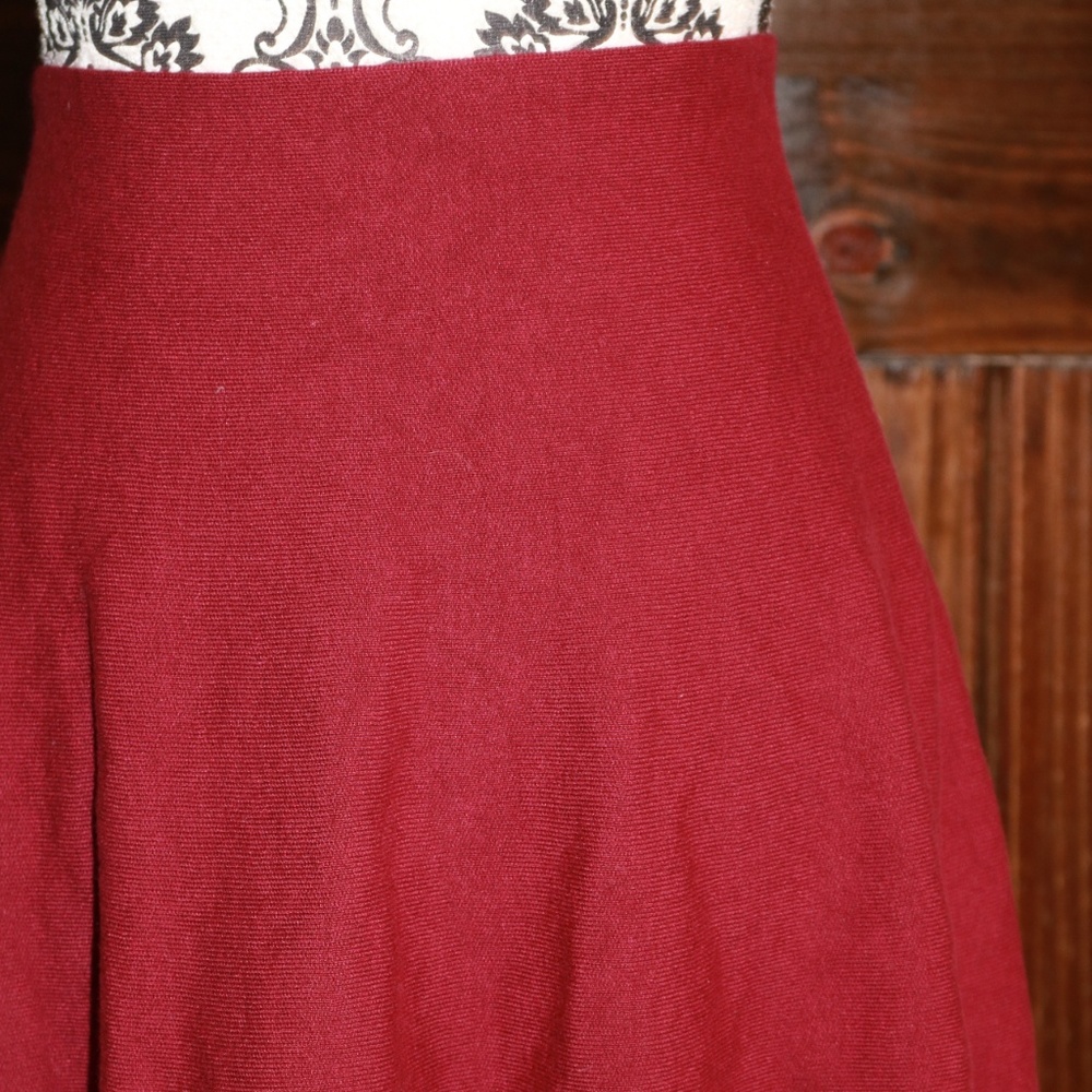 Skirt - Picture 2 of 3